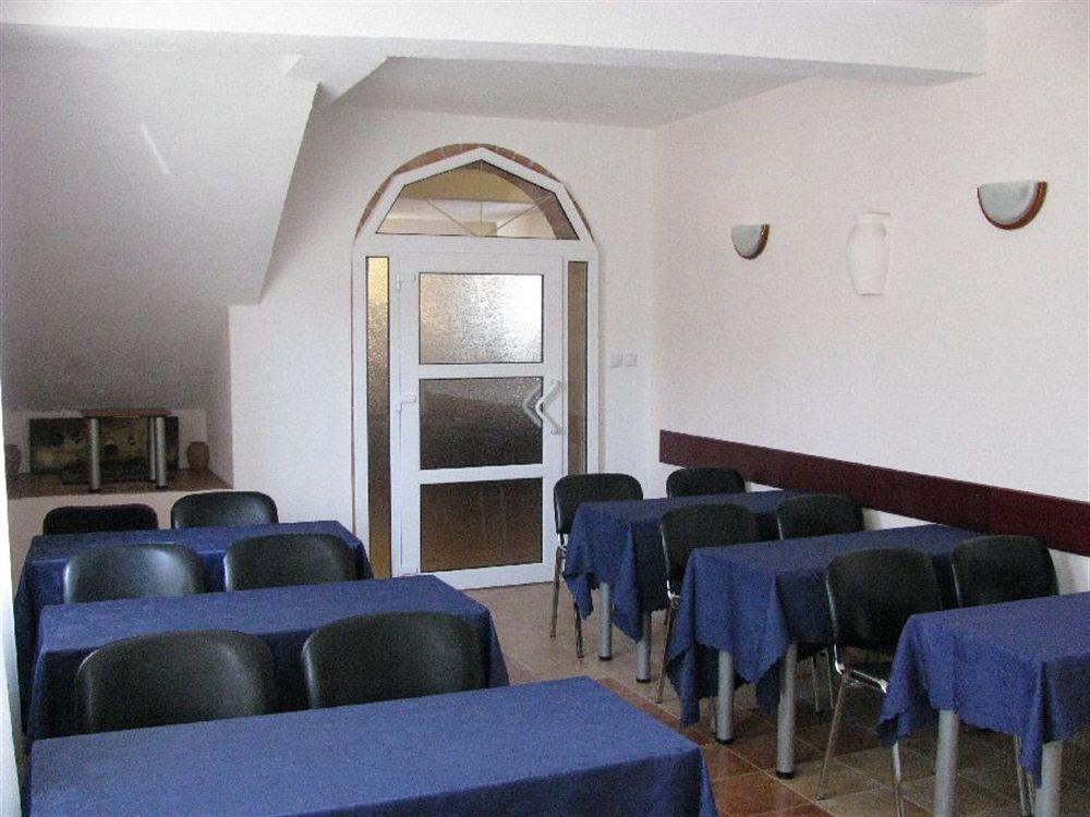 Hotel Vergina Скопье Экстерьер фото