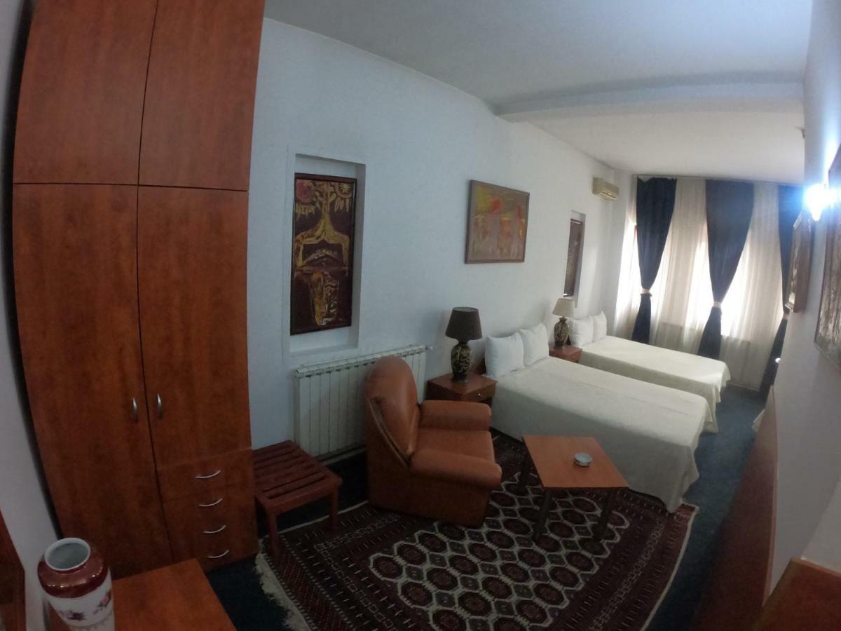 Hotel Vergina Скопье Экстерьер фото