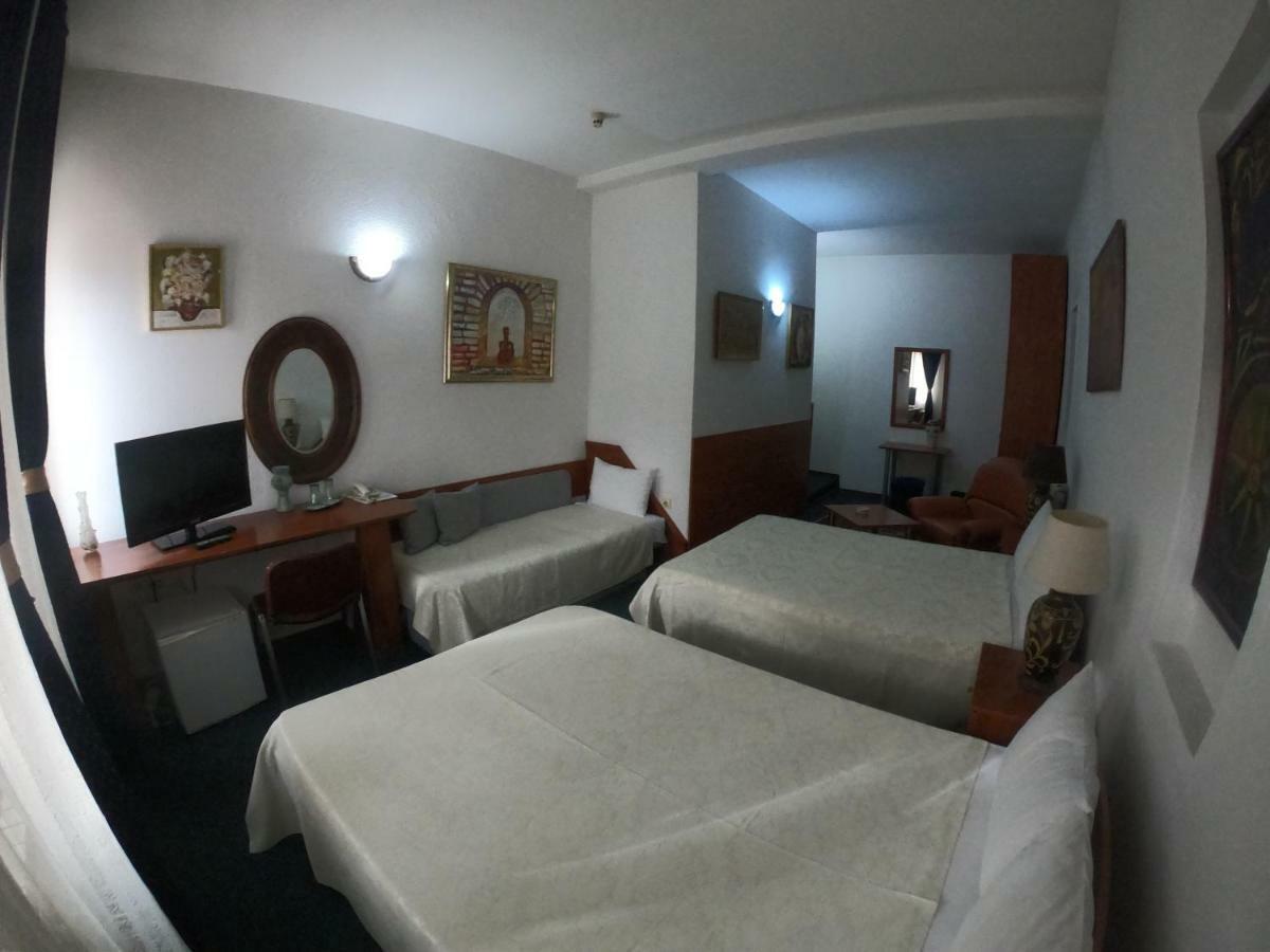 Hotel Vergina Скопье Экстерьер фото