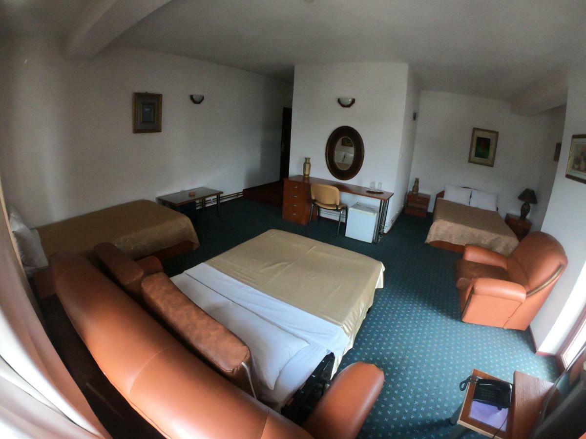 Hotel Vergina Скопье Экстерьер фото