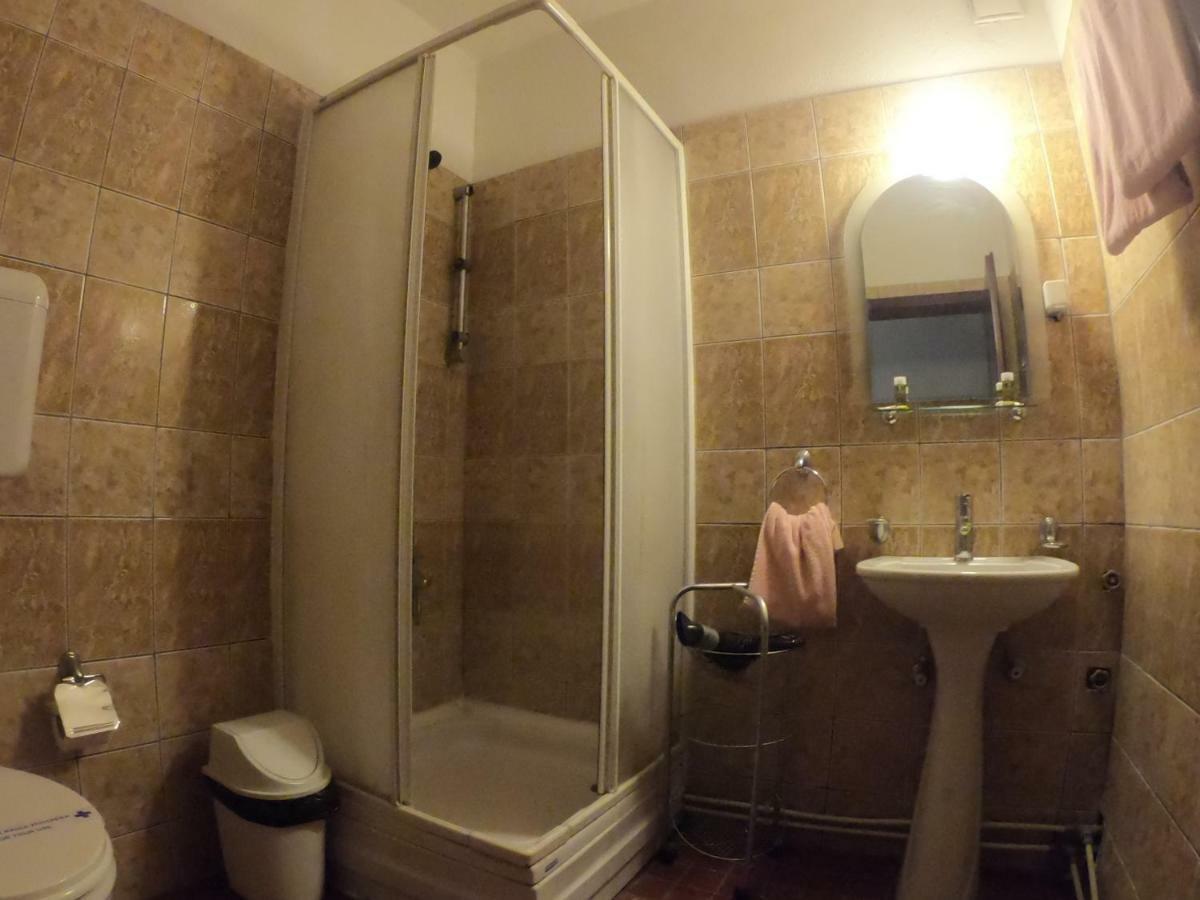 Hotel Vergina Скопье Экстерьер фото